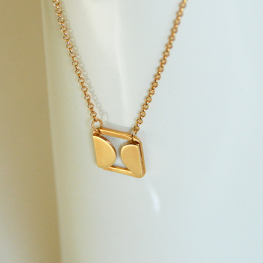 COLLIER LEONIS
